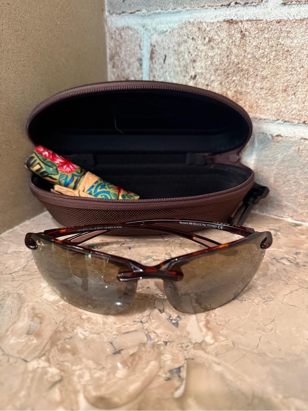 Maui Jim Tortoiseshell Brown Rimless Sunglasses with Brown Case